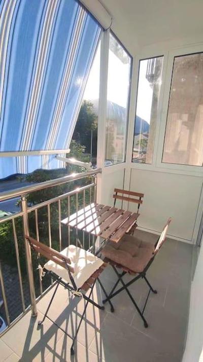 Lola - New, best located, elegant & super tidy