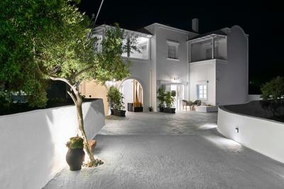 Oliva Suites Santorini
