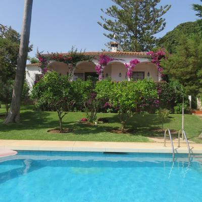Casa Santorini Las Chapas Marbella