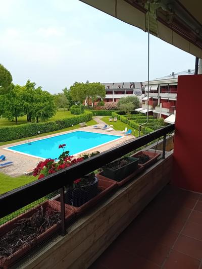 appartamento con piscina Il glicine sul garda