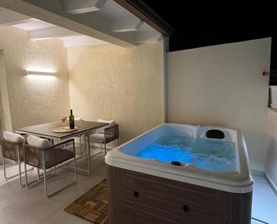 Luxury House & Spa in Baia Turchese con idromassaggio privato