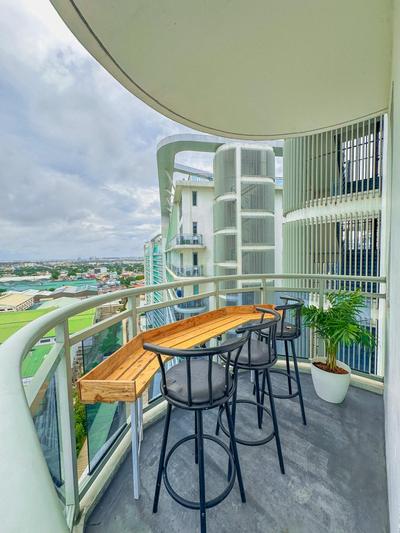 Corner Hideout - Azure Staycation