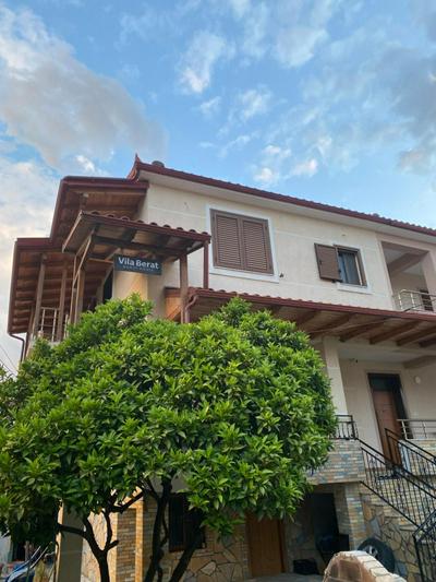 Villa Berat - View of Berat Castle & Traditional Breakfast
