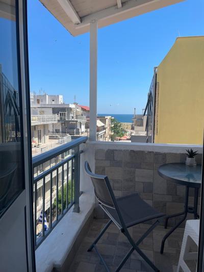 Luna's Sea View & City Center Apartment