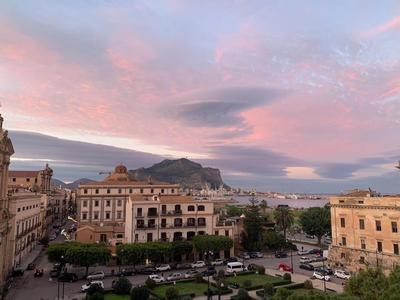 Stunning Kalsa