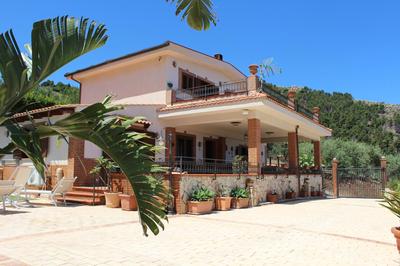 Villa Belvedere di Altavilla with Pool and Near The Sea