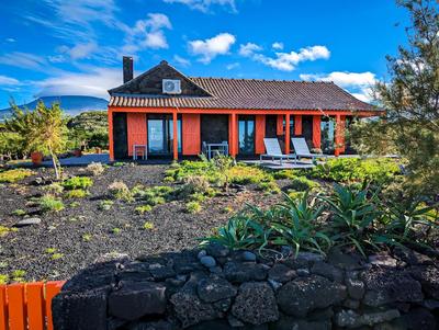 Casa Baleia Laranja Ocean-Front