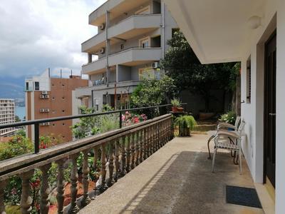 Lovely studio apartment in Budva