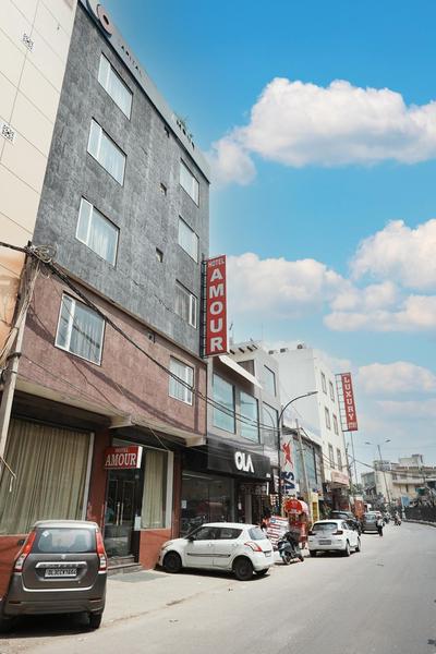 Hotel Amour Near IGI Delhi Airport