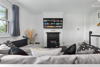 Harry Potter 2-Bed House | Cinema Room
