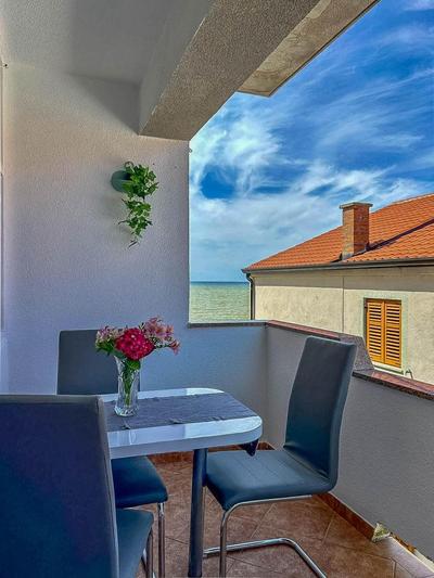 Galib 2 - newly renovated and top location near the sea and city center