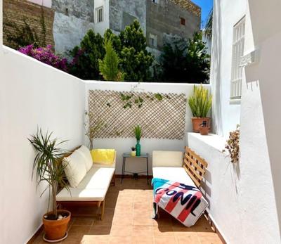 Luminoso apartamento con patio Conil Centro