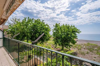 Sicily Beachside Apartment One Minute to the Shore