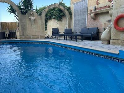 4 Bedroom house with pool and beautiful views