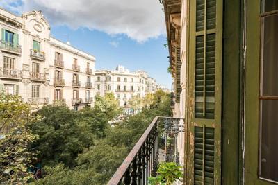 Lovely 6 BR Flat in L'Eixample
