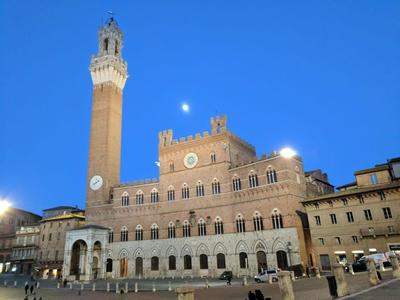 Penthouse in Siena's Heart with Elevator & Parking