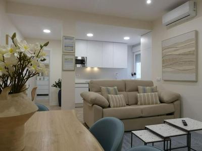 For You Rentals Apartamento TEMPORAL de 2 Dormitorios Madrid LUN15
