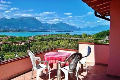 Appartement in Solarolo mit gemeinsamem Pool und Terrasse