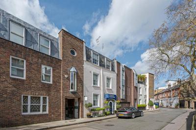 Stunning 2 Bedroom Apartment in Belgravia with Private Terrace