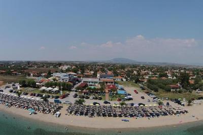 Summertime Villa just 90meters from the sea!