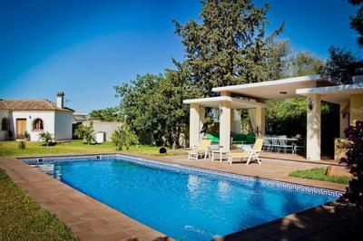 Casa 1 dormitorio con piscina privada y jardin