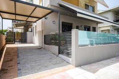 Clio - Newly renovated Home with Parking