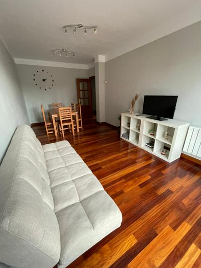 Apartamento con terraza en playa san Juan de la Canal cerca de Santander