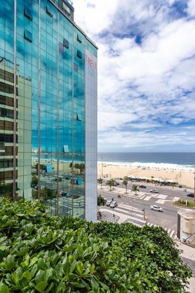 APT com vista em Copacabana Posto 3