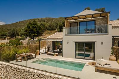 Hilaritas Suites Kefalonia, Luxury Villa-Style Suites with Private Pool & Stunning Sea Views