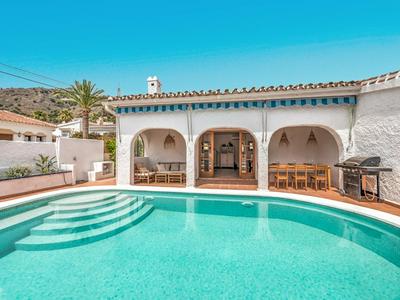 Villa in mediterranean style with private pool