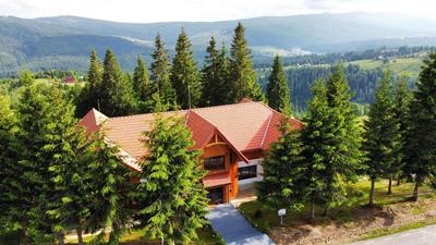 Tiarra Mountain Lodge