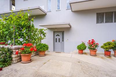 Hometown Apartment by PikHost