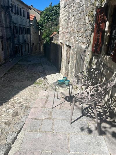 The Oldest Street Apartment - TOSA