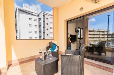 Always Traveling Near The City Center - Happy Rentals