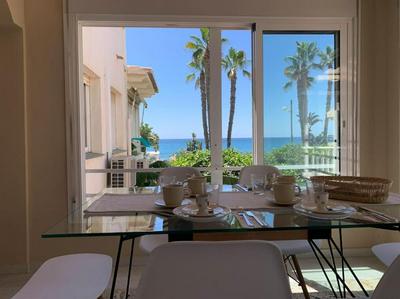 Casa Aurora Beach Apartment first sea line