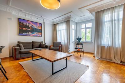 Central 3-Bedroom Flat