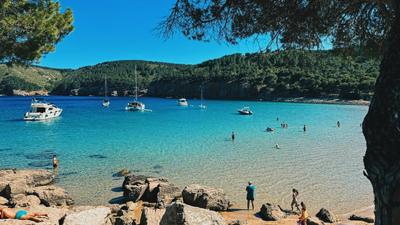 CAN ROMY APPARTEMENT T2F À 20m de la plage de Cala Montgo