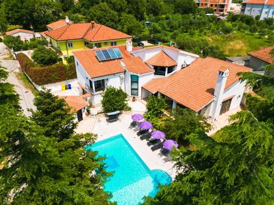 Villa Belvue - Big Pool & Private Parking - 500m Sea