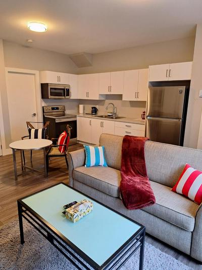 Two Bedroom Suite with AC, Sleeps 8- Welcome Snacks and Drinks Included