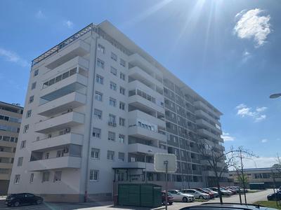 Close to center big terrace city tram garage parking place fast WIFI Super king size bed grocery 1min