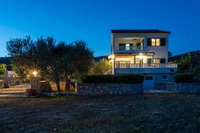 Villa Aria - peaceful olive grove & swimming pool