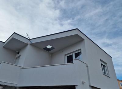 Apartment Antonio with balcony, near the beach