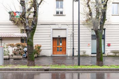 Como Borghi Modern Apartment with Balcony