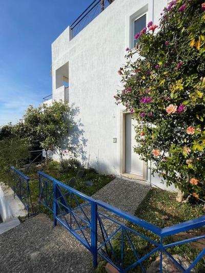 Beautiful villa 100m from the sea