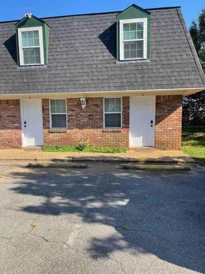 Great 2 Bedroom Apartment #C - Bryant
