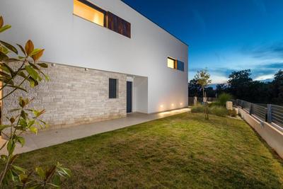 Villa Abarica by Villsy - with heated pool, sauna, jacuzzi