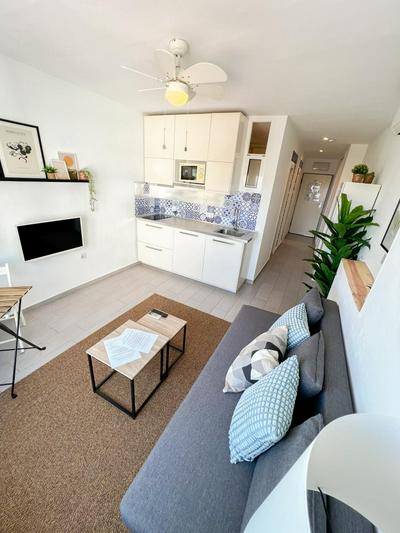 Elegant 1BDR Bright Flat with Pool