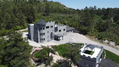 CASTLE in the Pines