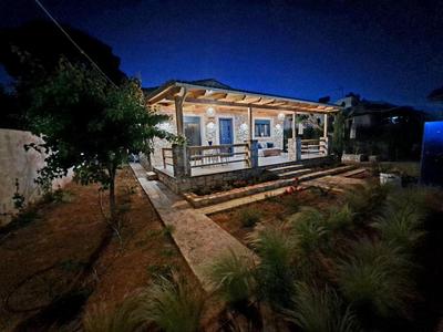 A GEORGE Luxury house