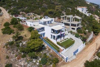White-Blue Luxury Villa 2